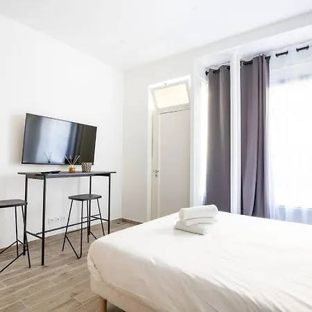 Ballu Place De Clichy Cosy Studio Paris Exterior photo