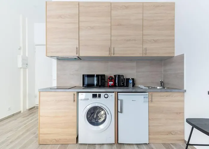 Ballu Place De Clichy Cosy Studio