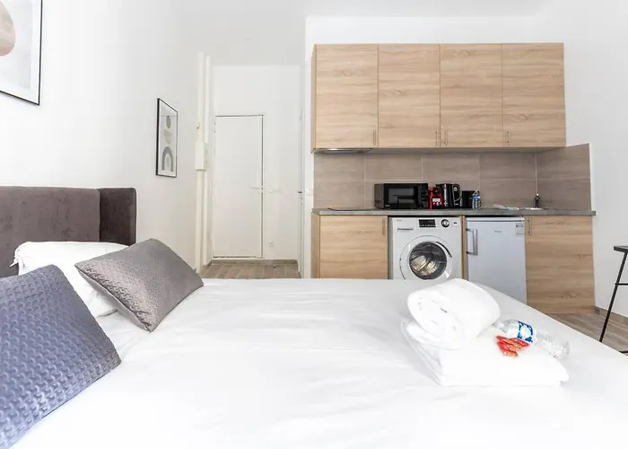 Ballu Place De Clichy Cosy Studio